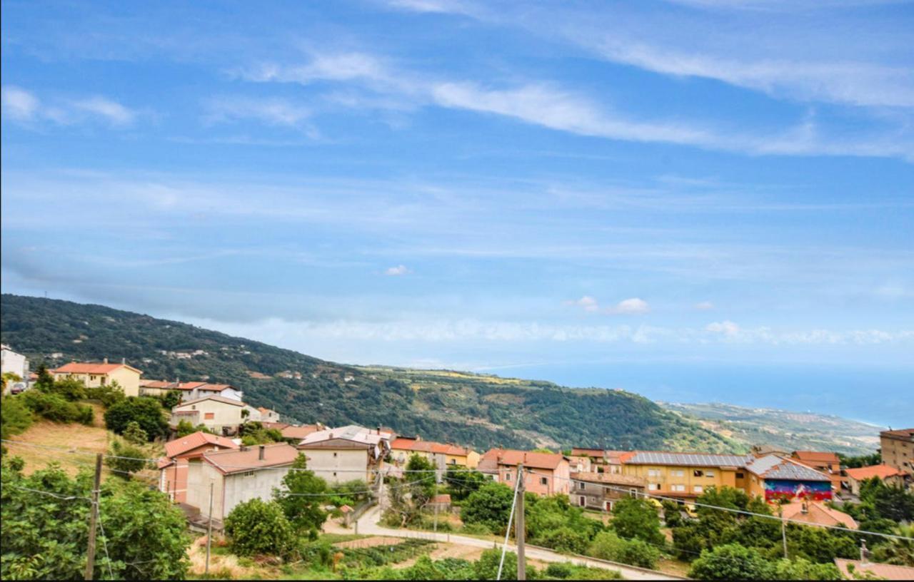 Confortevole E Spazioso Appartamento 100Mq A Falerna Con Vista Panoramica Sul Golfo Con Free Wifi E Smart Tv Exteriör bild